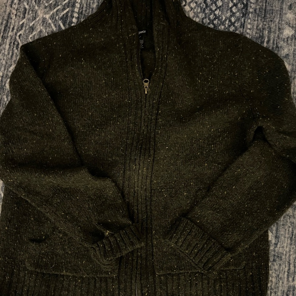 Iangenis Green Speckled Sweater